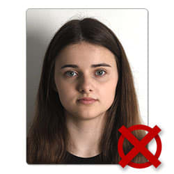 Stíny v obličeji. Nerovnoměrně nasvícený obličej